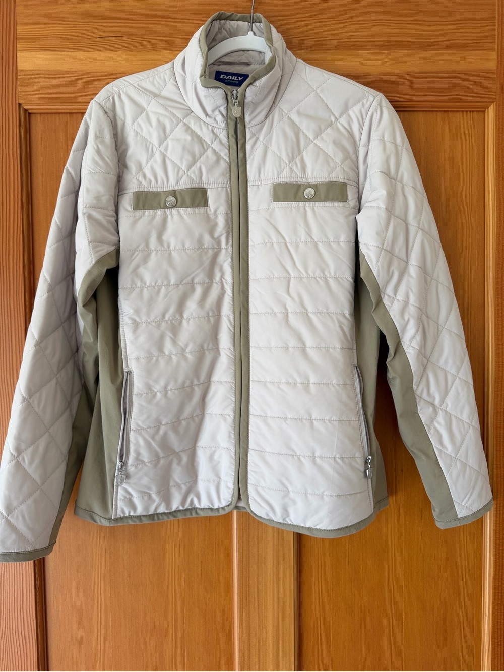 Daily Sports Light Taupe & Khaki Quilted Jacket size Large